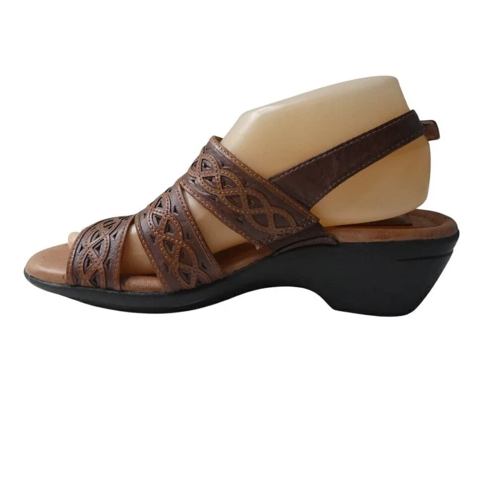 Clarks brand size